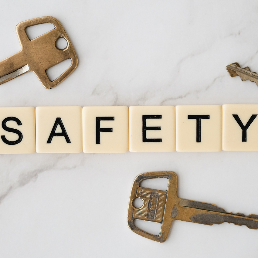 The Essential Guide to Workplace Safety Signage: Types and Uses The Essential Guide to Workplace Safety Signage: Types and Uses